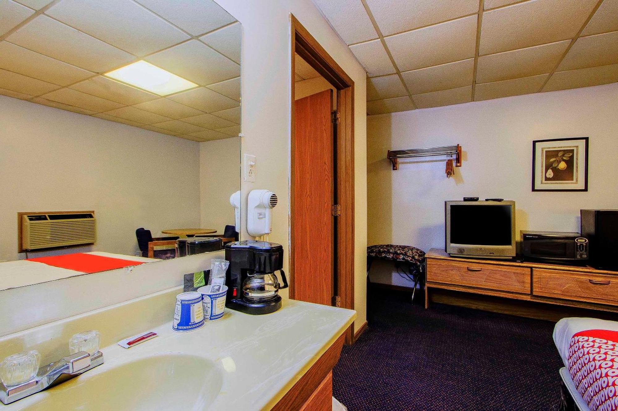 Oyo Hotel Chapmanville Inn, Wv - Hwy 119 Dış mekan fotoğraf