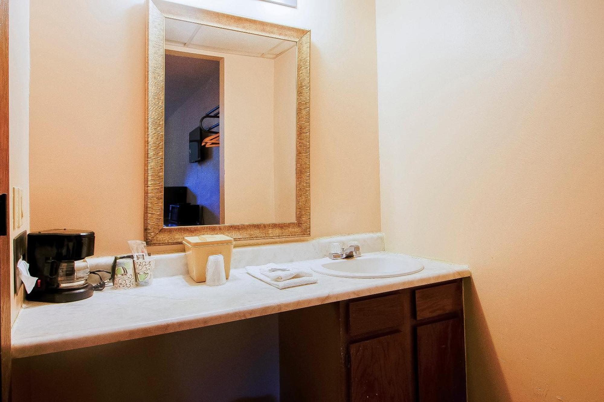 Oyo Hotel Chapmanville Inn, Wv - Hwy 119 Dış mekan fotoğraf
