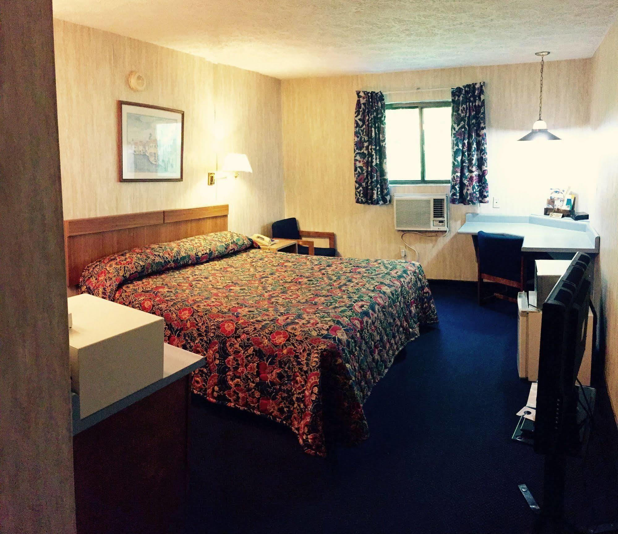 Oyo Hotel Chapmanville Inn, Wv - Hwy 119 Dış mekan fotoğraf